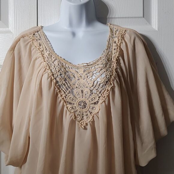 XXI cream crochet balloon bloom style blouse classy night out  party Sz M - Picture 3 of 5